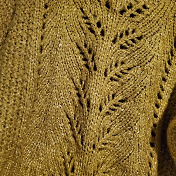 Forever 21 Cable Knit Sweater - Picture 2 of 8